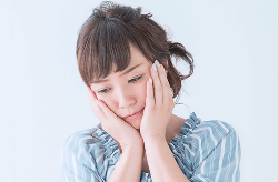 金属より軽く負担が少ない